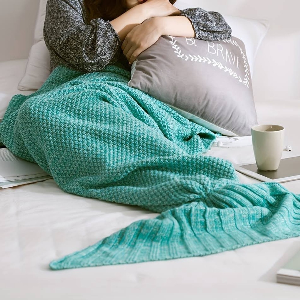 BRAND NEW mermaid tail blanket